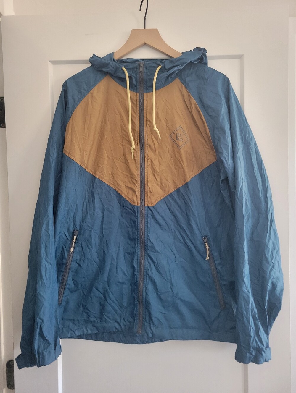 Flylow Men's Large Blue and Tan Hooded Windbreaker Jacket